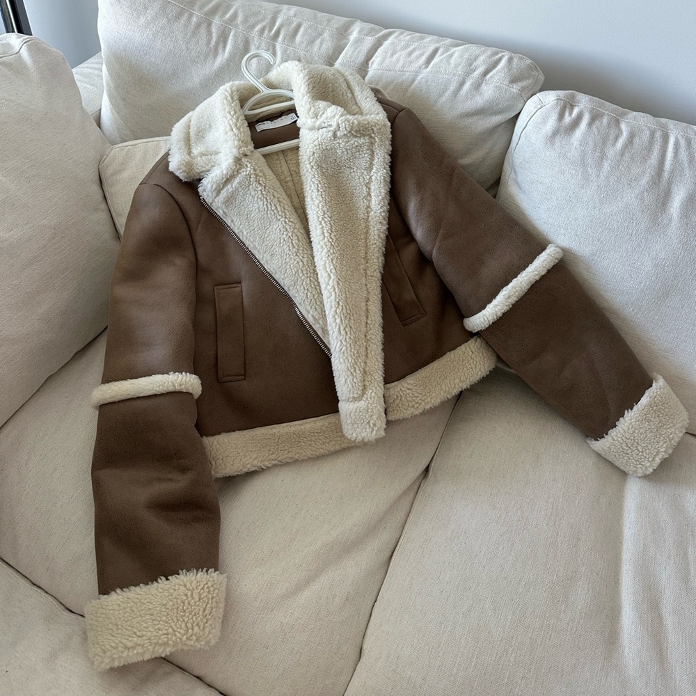 ASOS DESIGN Tall short bonded borg aviator jacket in hazelnut. Worn once.
